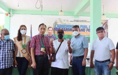 Fuel Subsidy Card ipinagkaloob sa mga magsasaka, mangingisda sa Zambales