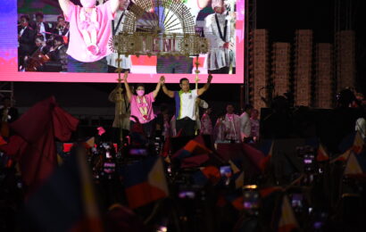 144,000 Bulakenyo tinindigan sina Fernando, Robredo sa grand rally sa Bulacan