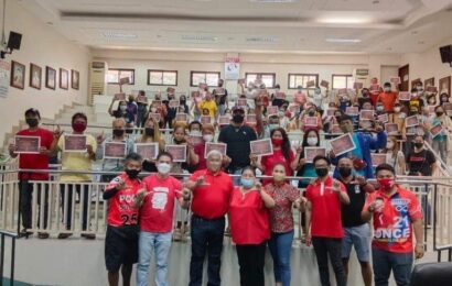 70 families in Anunas receive certificates of lot