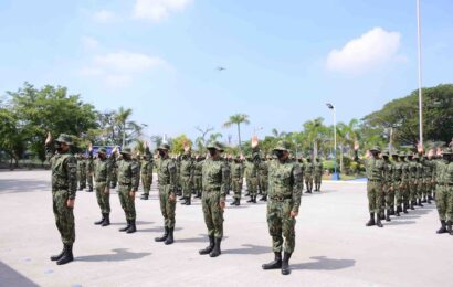 195 police recruits in CL take oath