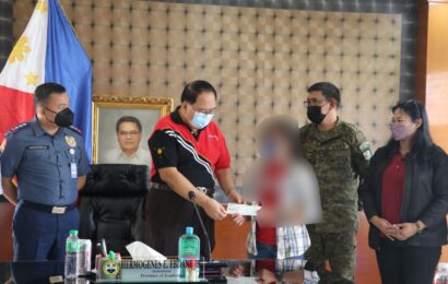 2 Former CTG member receive financial assistance in Zambales