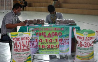 DA, namahagi ng fertilizer voucher sa mga magsasaka ng N.Ecija