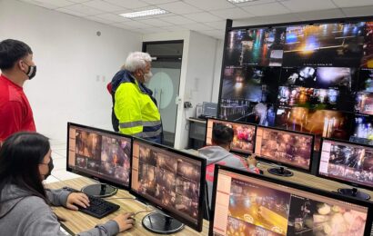 Mayor Pogi monitors at Command Center
