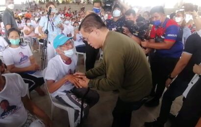 Go, Robin, Bato naghatid ng biyaya sa mga nasalanta ni Karding sa Bulacan