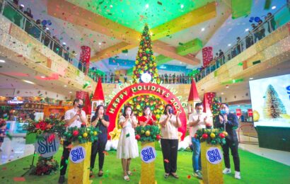 Bulacan mall brings back the magic&nbsp;of Christmas with holiday centerpiece