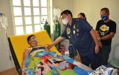 2 sugatang pulis sa engkuwentro, pinarangalan