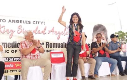 Sen Imee, Mayor Pogi distribute cash aid to 500 indigents