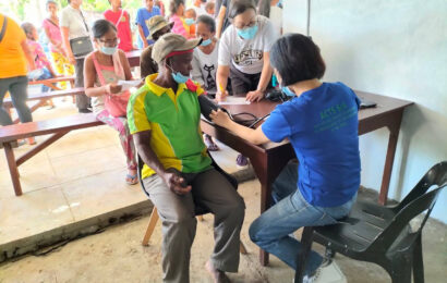 Soldiers, religious groups conduct medcap in N. Ecija