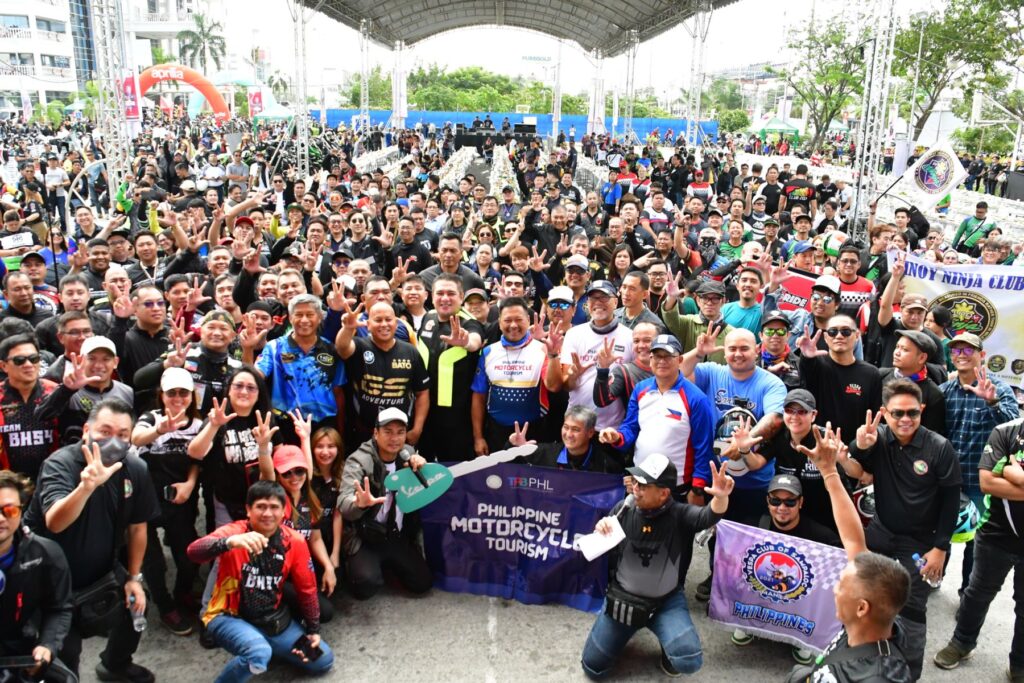 2,000 riders lumahok sa Republika ride sa Malolos