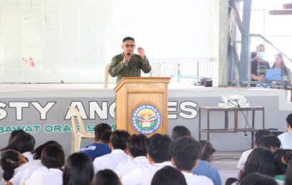 400 kabataan dumalo sa Info Drive kontra terorismo sa Tarlac