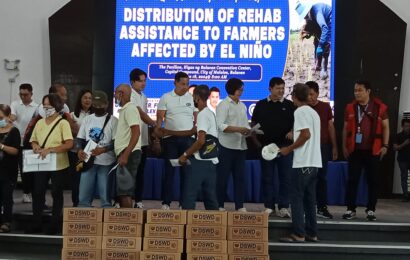 P5.3M Bulacan DRRM Fund, ipinagkaloob sa mga apektadong magsasaka at mangingisda ng El Nino