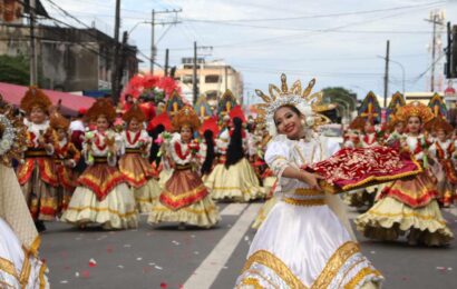 Angeles City holds grandest Kambal Festival with 41 floats, 48 twins, 930 street dancers