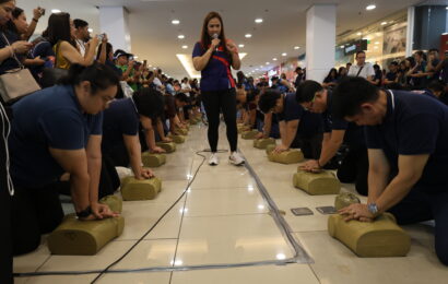 Mass training on hands-only CPR