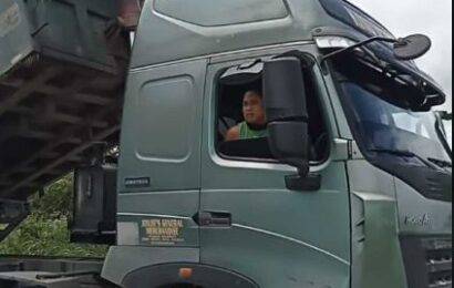 Porac village officials apprehend garbage truck draining liquid effluent