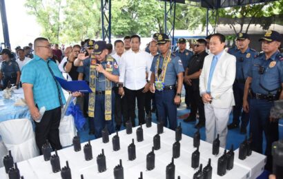 100 radios for Bulacan PNP