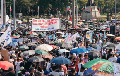 KARAPATAN hails the successful nationwide and global protest actions