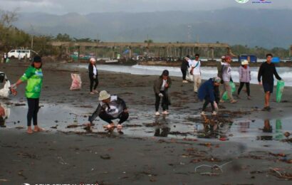 Coastal clean-up drive in Dilasag, Aurora highlights wetland protection