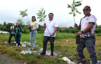 Bulacan plants 200 fruit-bearing seedlings for climate resilience