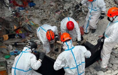 Angeles building collapse death toll rises to 20