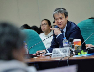 Villanueva pushes permanent merit scholarship program for deserving students